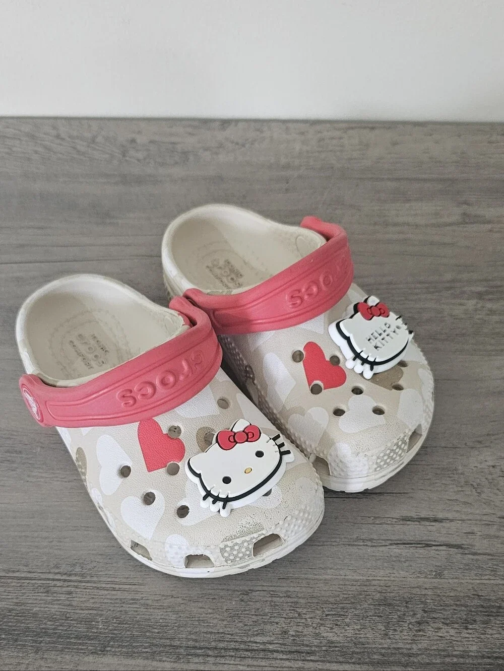 Crocs Hello Kitty Heart Print Kids Clog Red Cream Baby Infant C 7